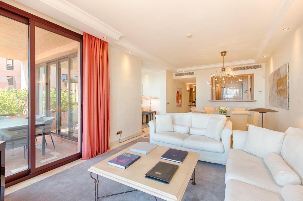 Bahia Beach Apartments Estepona Bagian luar foto