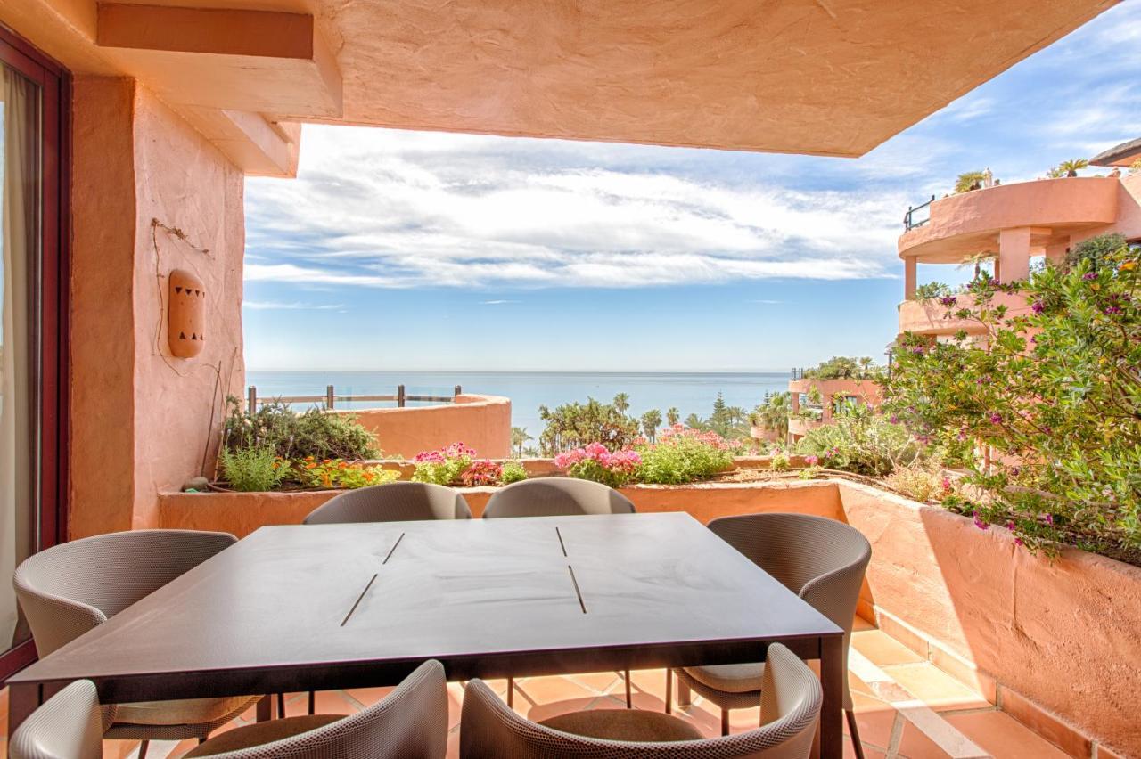 Bahia Beach Apartments Estepona Bagian luar foto