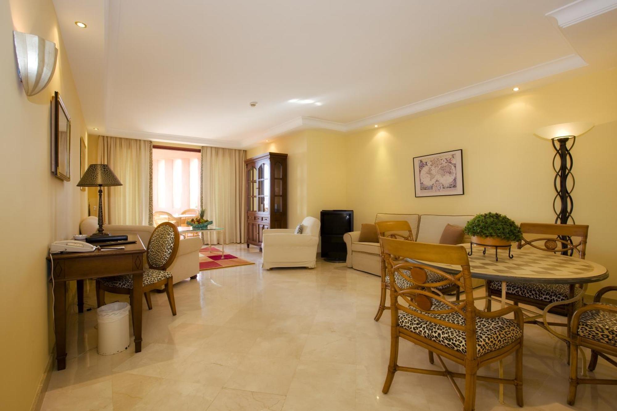 Bahia Beach Apartments Estepona Ruang foto