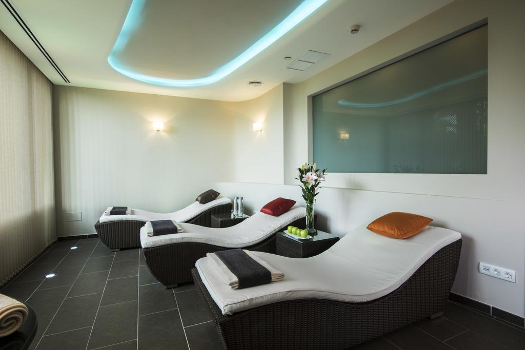 Bahia Beach Apartments Estepona Bagian luar foto