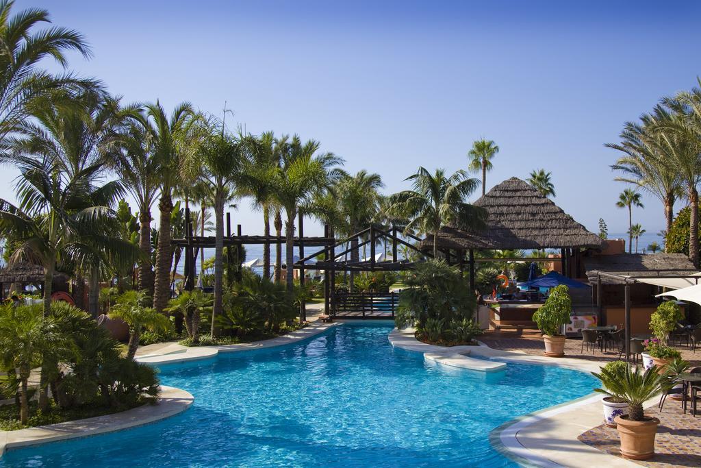 Bahia Beach Apartments Estepona Bagian luar foto