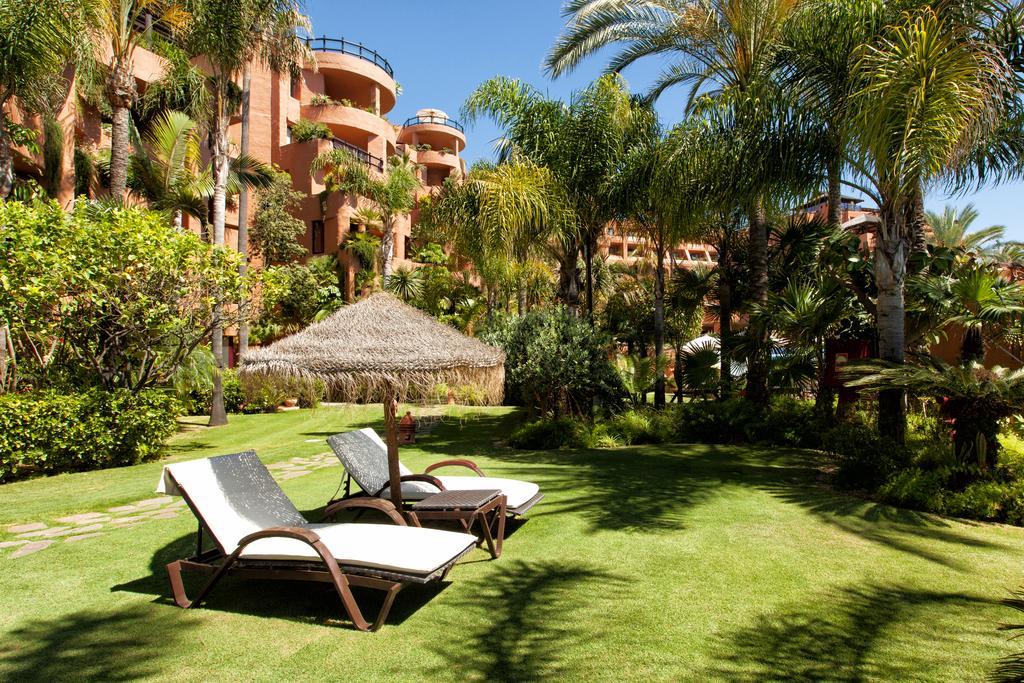 Bahia Beach Apartments Estepona Bagian luar foto