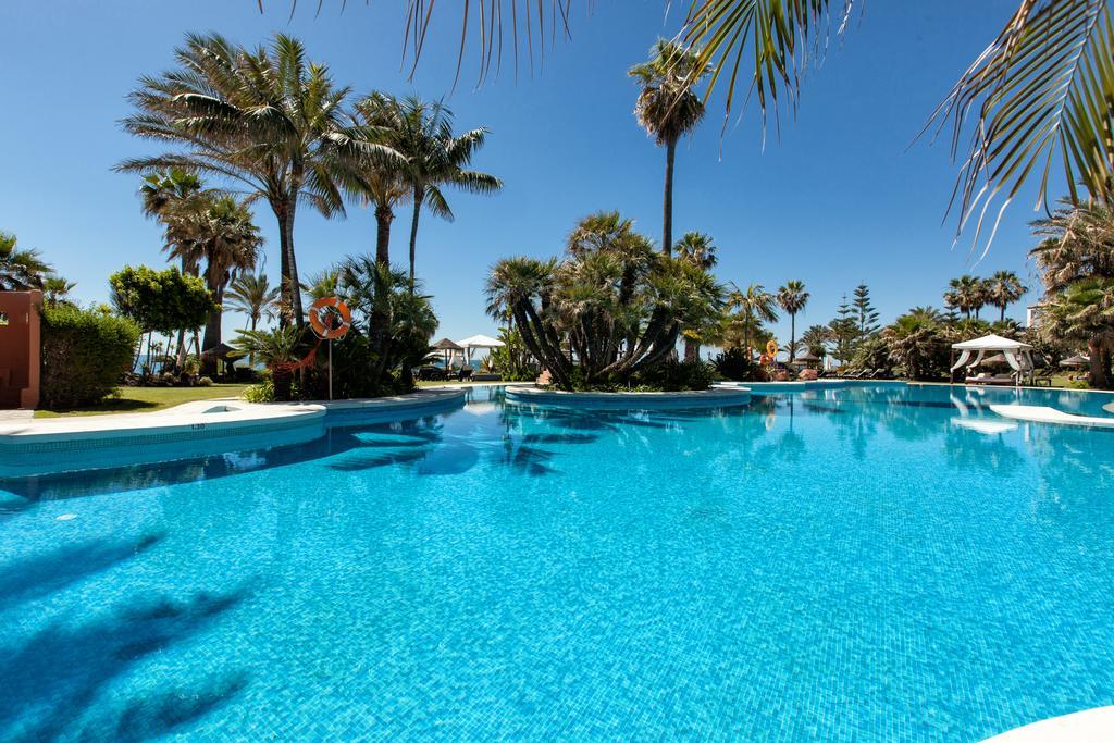 Bahia Beach Apartments Estepona Bagian luar foto