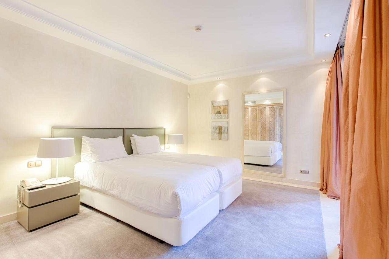 Bahia Beach Apartments Estepona Bagian luar foto