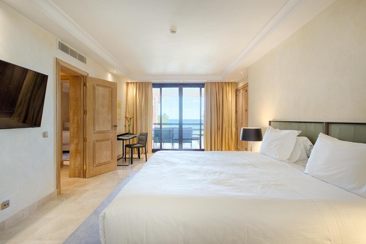 Bahia Beach Apartments Estepona Bagian luar foto
