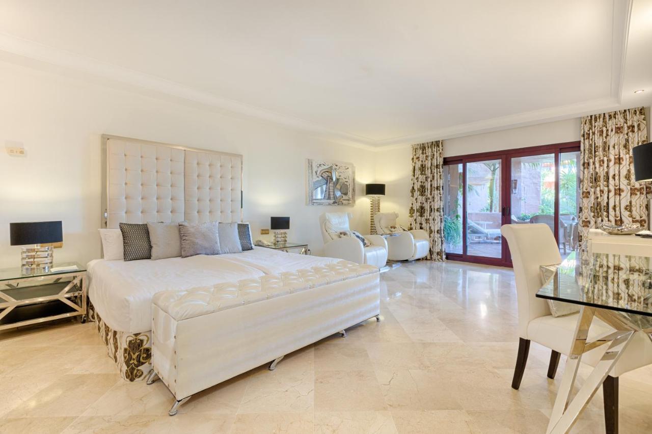 Bahia Beach Apartments Estepona Bagian luar foto
