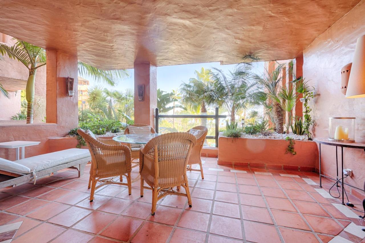 Bahia Beach Apartments Estepona Bagian luar foto